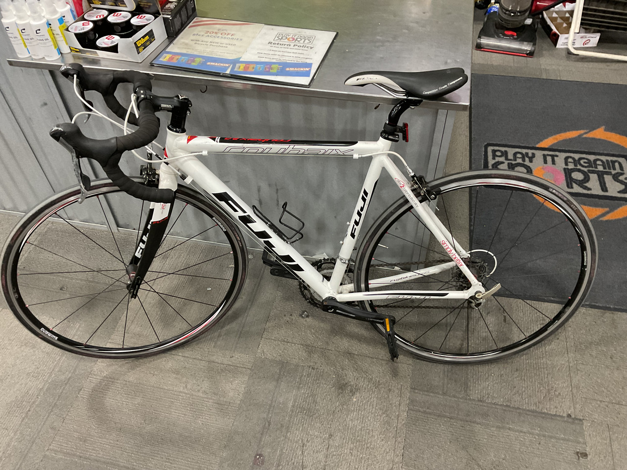 Used Fuji ROUBAIX 2.0 Road Bike Mens White 59-60cm - XL Frame