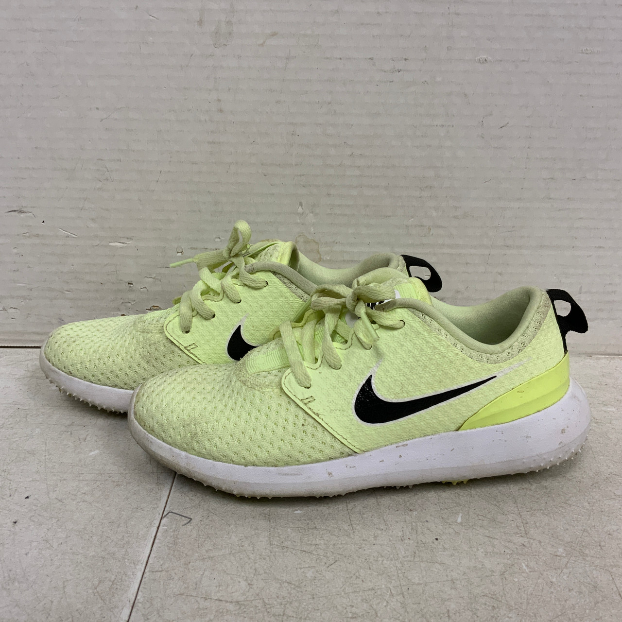 nike neon golf shoes