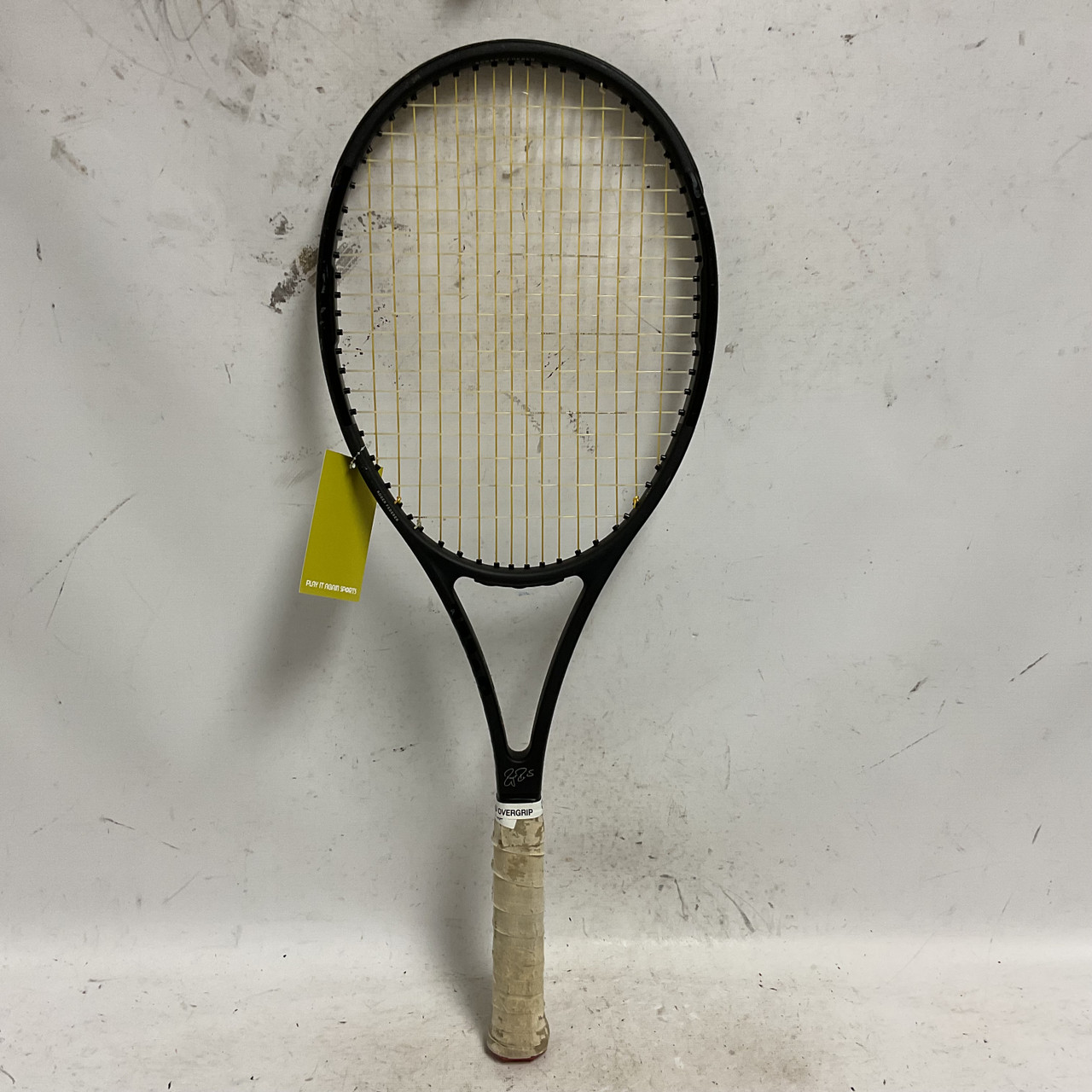 Used Wilson PRO STAFF RF97 V11 Adult Tennis Racquet Black 4 3/8