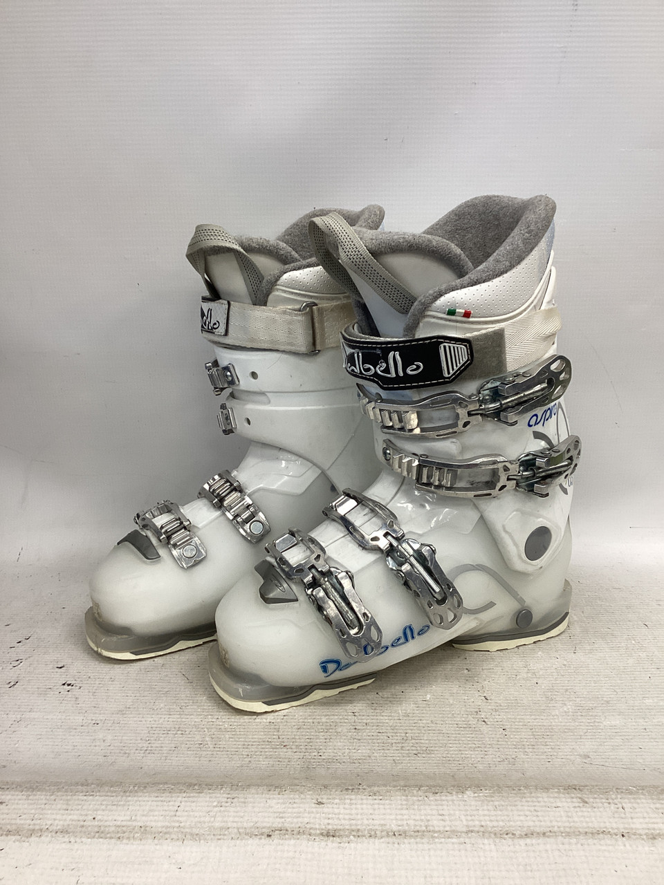 Dalbello Aspire 女性用スキーブーツ 希少ホワイト Used Dalbello ASPIRE 65 Womens DH Ski Boot White 235 MP - J05.5