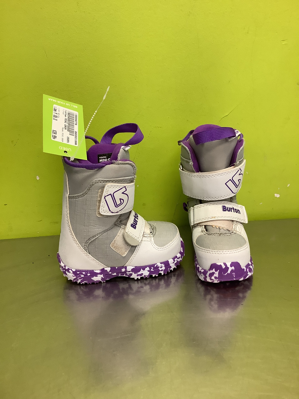 Used Burton MINI GROM Girls Snowboard Boots White Youth 08.0