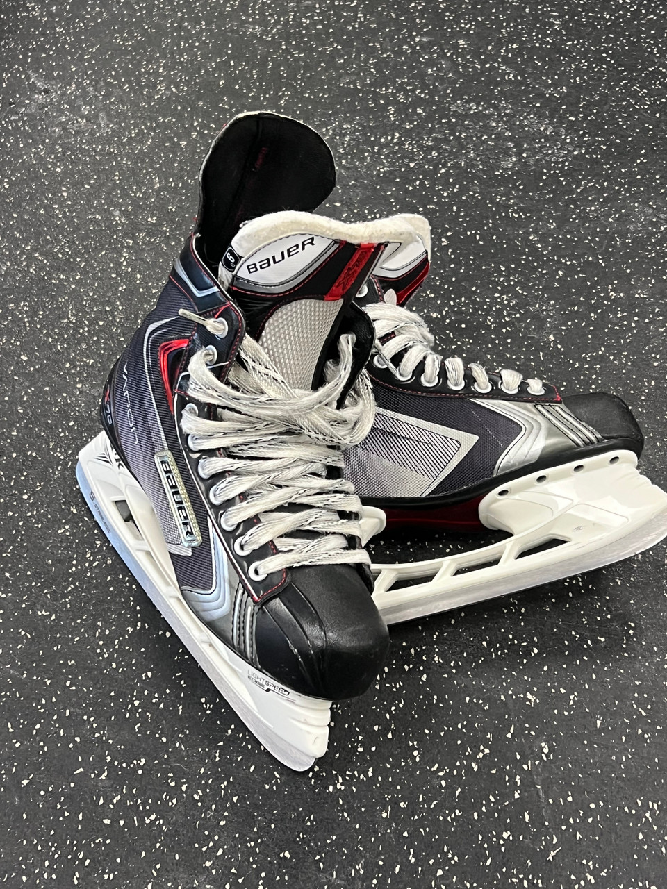 Used Bauer VAPOR X70 Senior Hockey Skate Senior 9