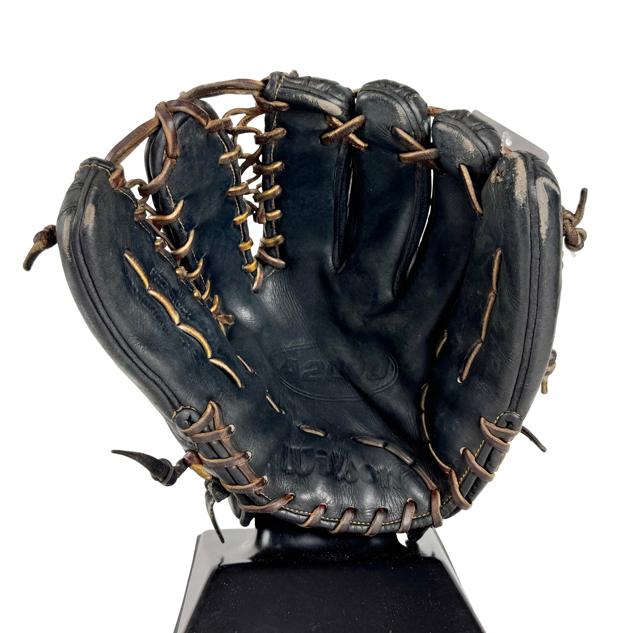 Used Wilson A2000 A2000DK0TIF BB/SB Glove RH Throw Black 11 3/4