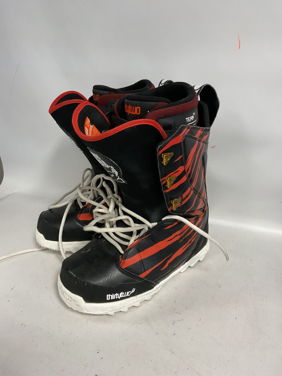 red thirtytwo snowboard boots Men's TM-2 2019 Saint Bernard so you can focus on shredding instead of fussing with your boots ThirtyTwo Shifty Boots Black Brown