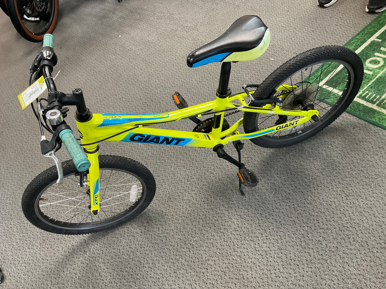 Used Giant XTC 20 INCH JR Hybrid/City Bike Boys Yellow 20