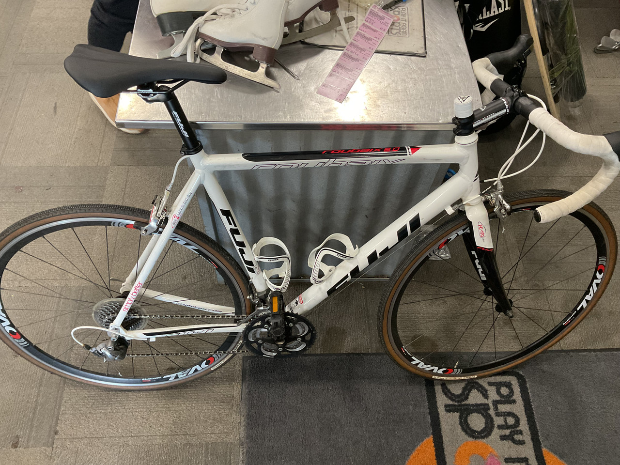 Used Fuji ROUBAIX 2.0 Road Bike Mens White 56-58cm - LG Frame