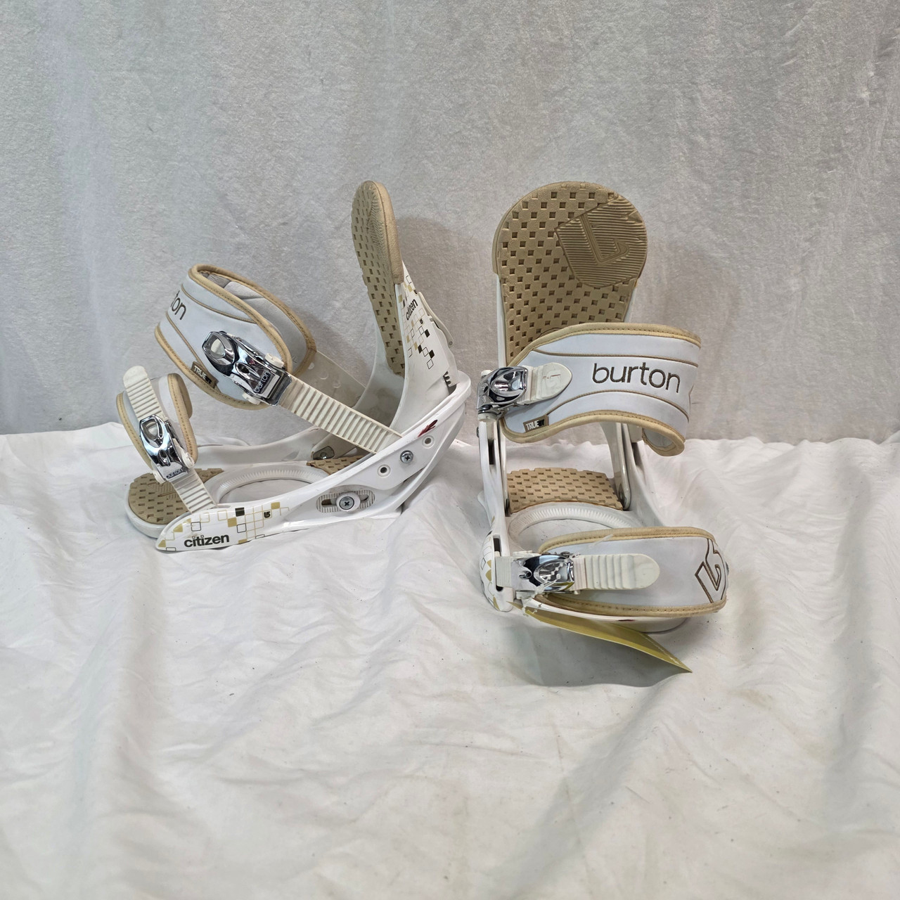 burton citizen snowboard bindings - womens the ankle straps and foot wedges are comfortable and perfectly hold the feet in place Used Burton CITIZEN Womens Binding