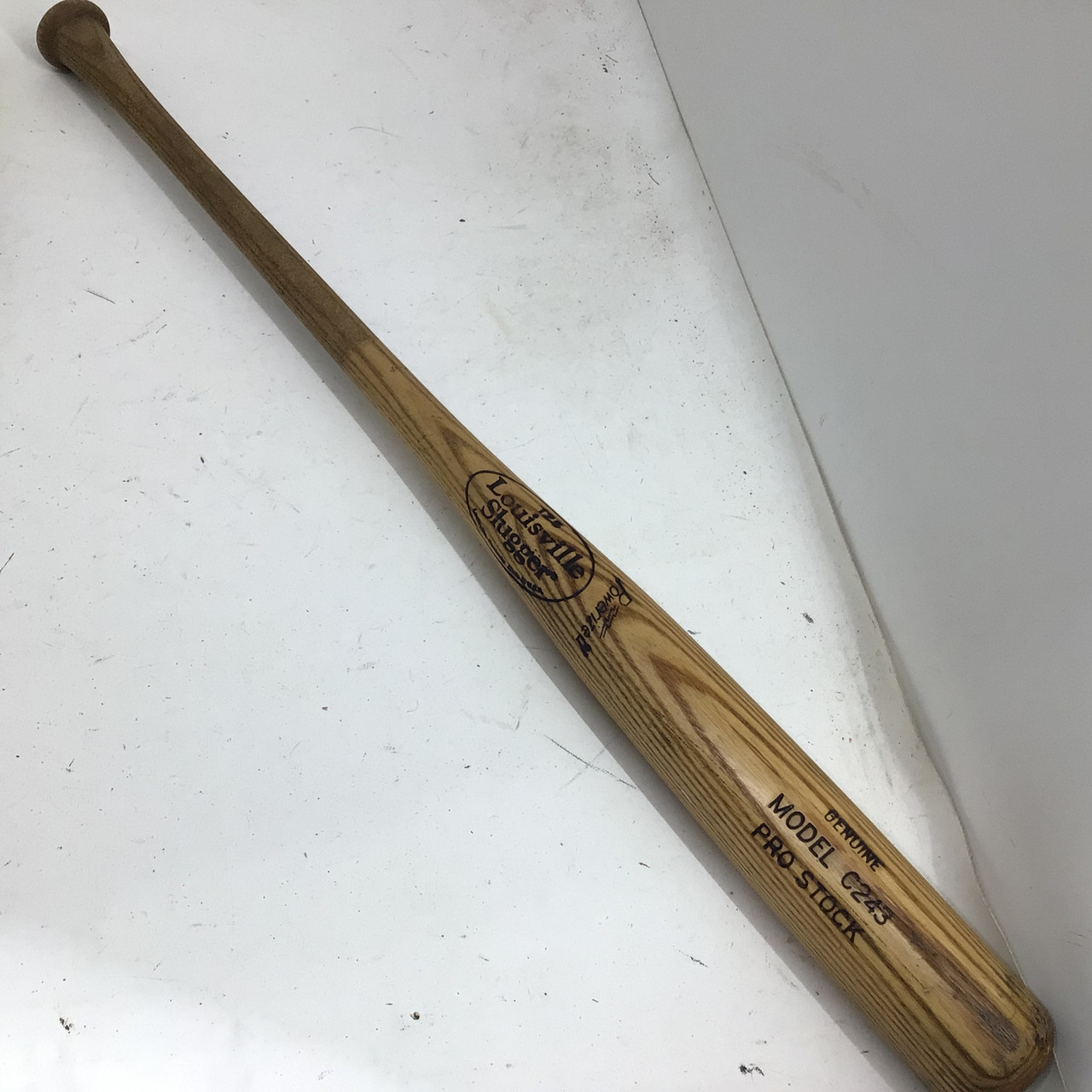 Used Louisville Slugger MODEL C243 PRO STOCK 34 IN BAT WOOD BB/SB