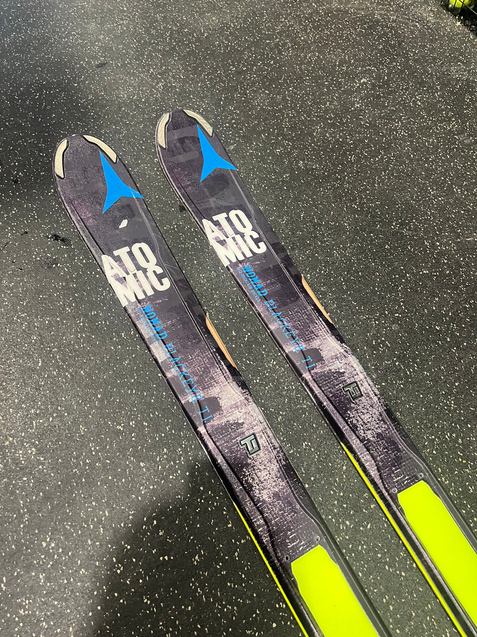Used Atomic NOMAD 180 cm Downhill Ski / Mens Combo Downhill Ski