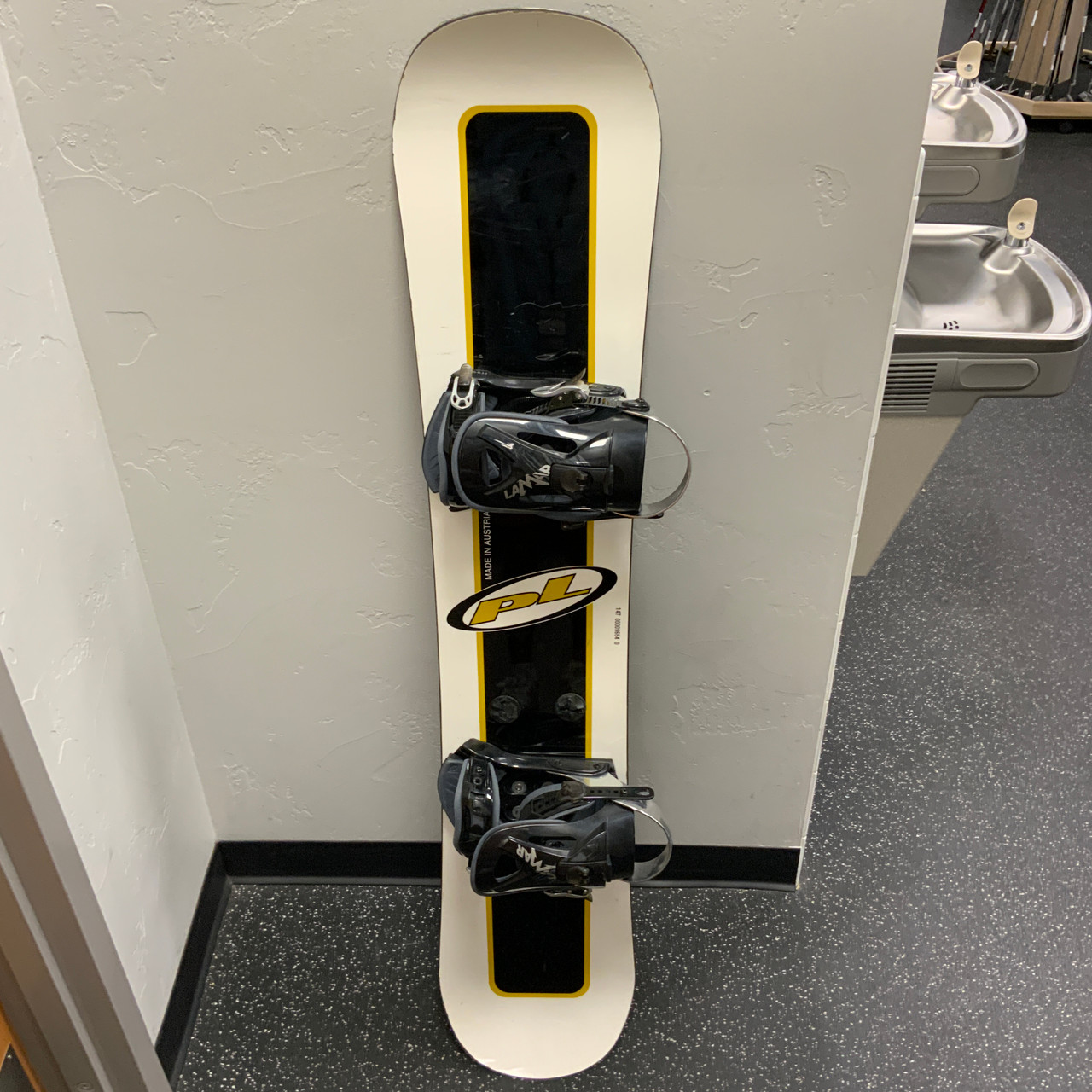 Used PRIVATE LABEL 147 cm Men's Snowboard Combo Men's Snowboard Combo