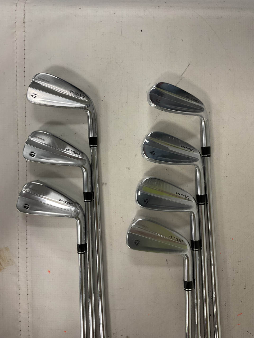 Used Taylormade P790 2023 Mens Iron Set RH 4I-PW