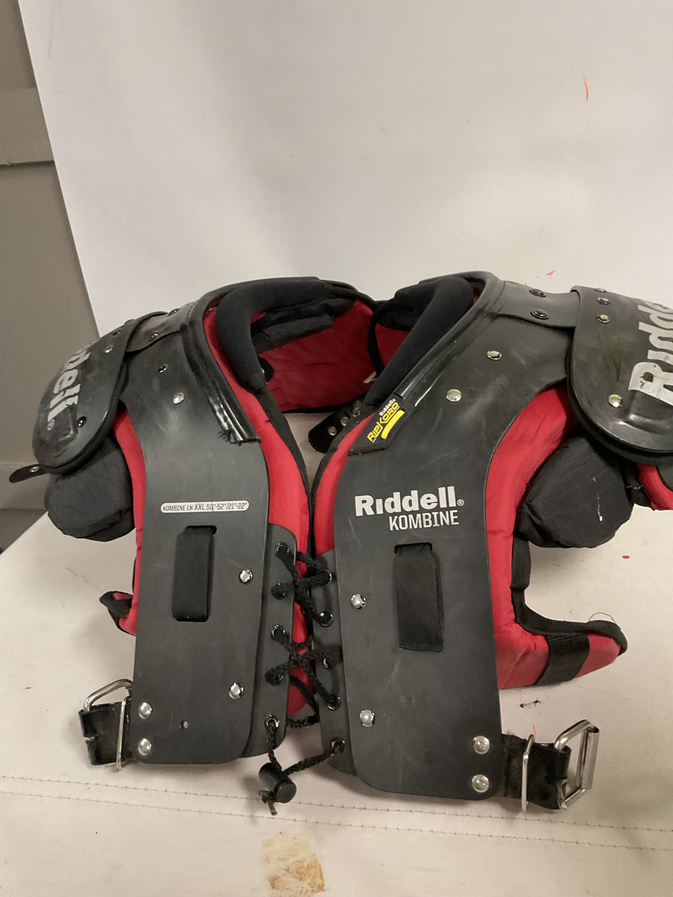 Used Riddell KOMBINE LN FB Shoulder Pads Black 2X