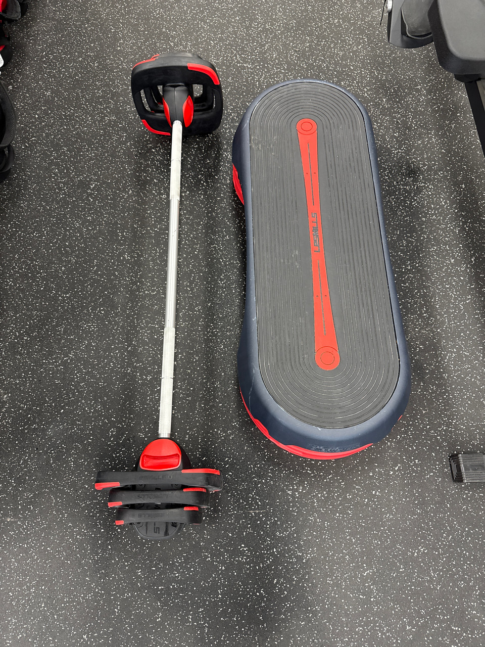 Used LES MILLS BODYPUMP WEIGHT SET/SMART STEP Exercise Accessory Other