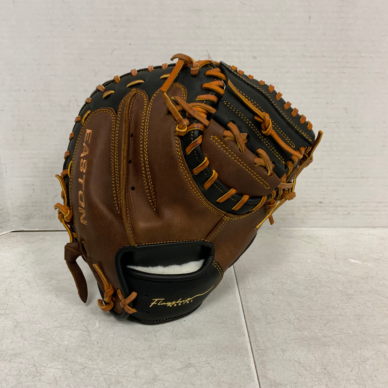 Easton Catchers Mitt - Thumbnail 4