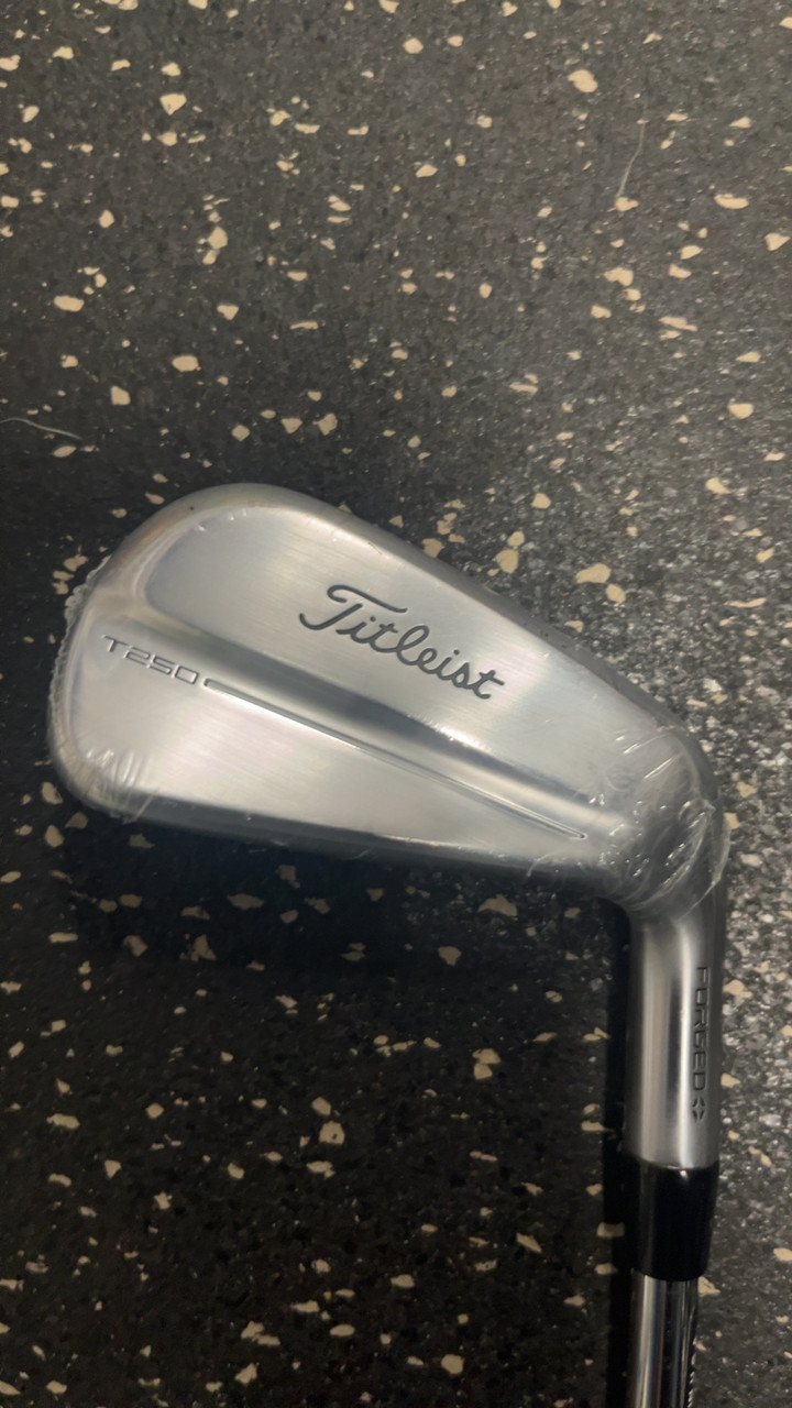 Used Titleist T250 Mens Individual Iron RH 7 Iron