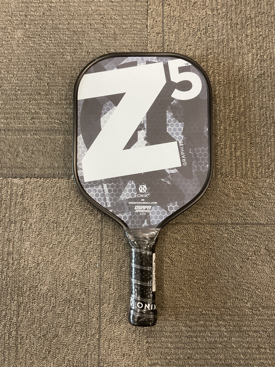 ラッキー Used Onix Z5 GRAPHITE Pickleball Racquet Black