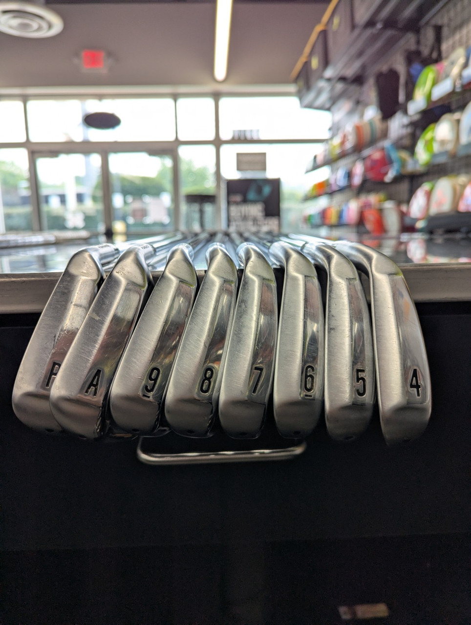 Used Srixon ZX4 IRON SET Mens Iron Set RH 4I-GW/AW