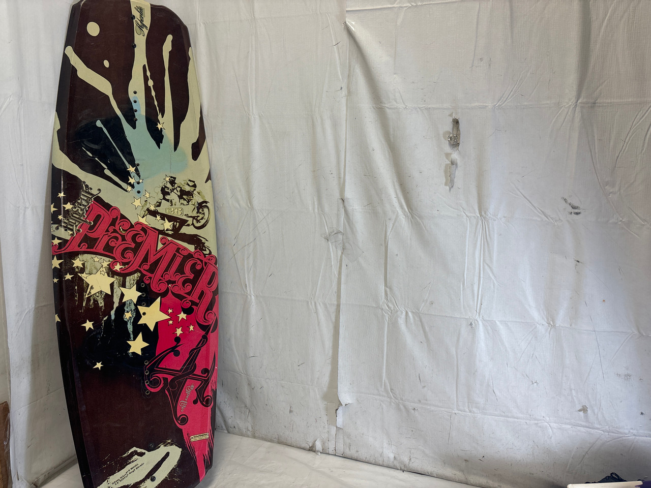 Used Hyperlite PREMIER 136 cm Wakeboard Used Hyperlite PREMIER 136 cm Wakeboard