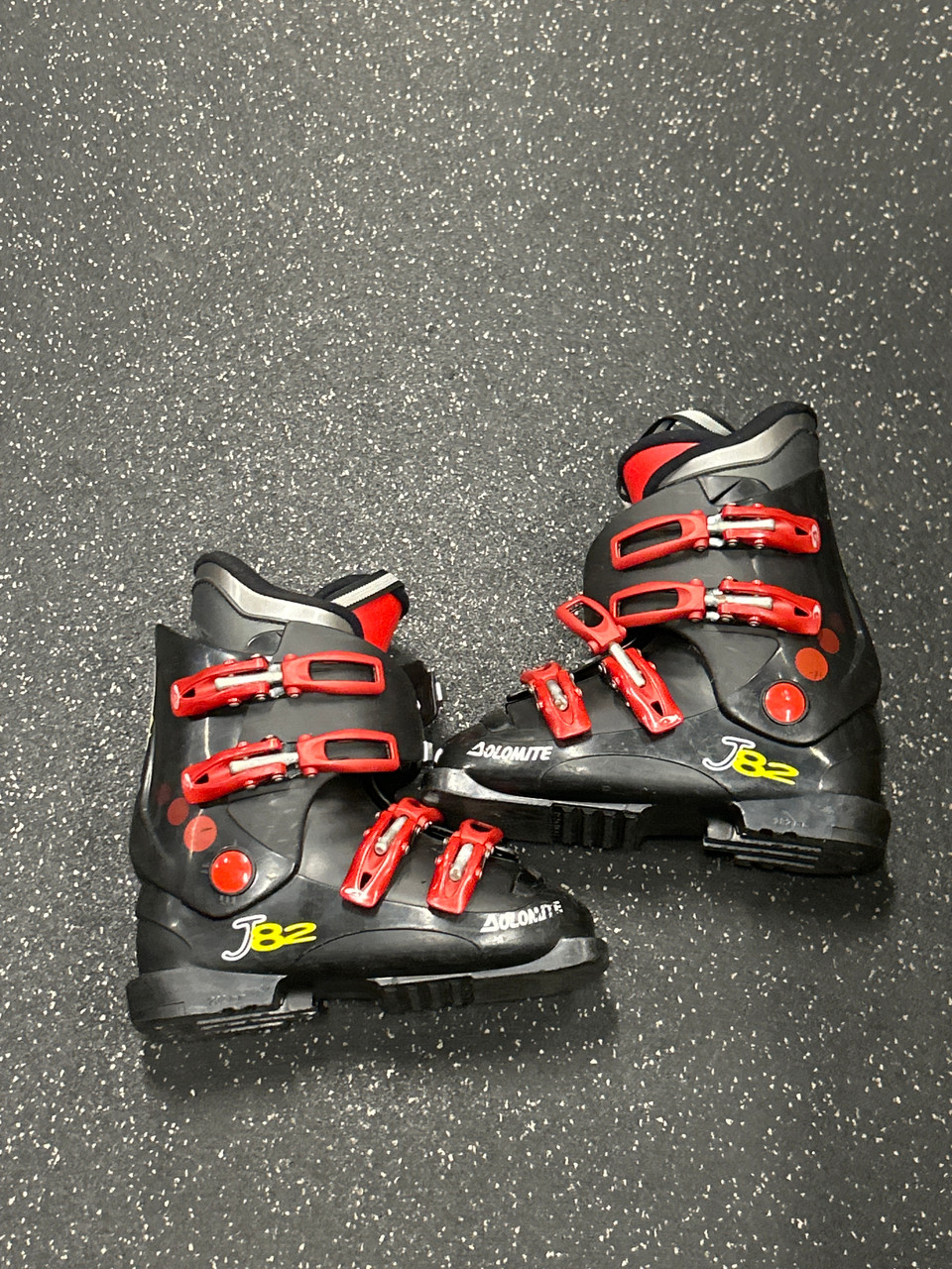 Used Dolomite J82 Boys DH Ski Boot Black 240 MP - J06 - W07