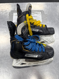 Used Bauer SUPREME 2S Junior Hockey Skate Junior 01 Thumbnail
