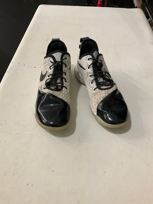Vist Large View of Product Image Which is Nike Basketball Basketball Shoes