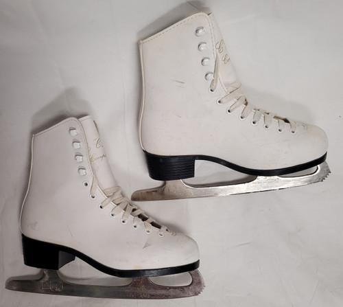 Vist Large View of Product Image Which is Used CCM FIGURE SKATES Girls Figure Skate White Junior 04