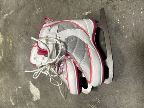 Vist Large View of Product Image Which is Used VIC SOFT BOOT SKATE Girls Softboot Skate Pink Youth 12.0