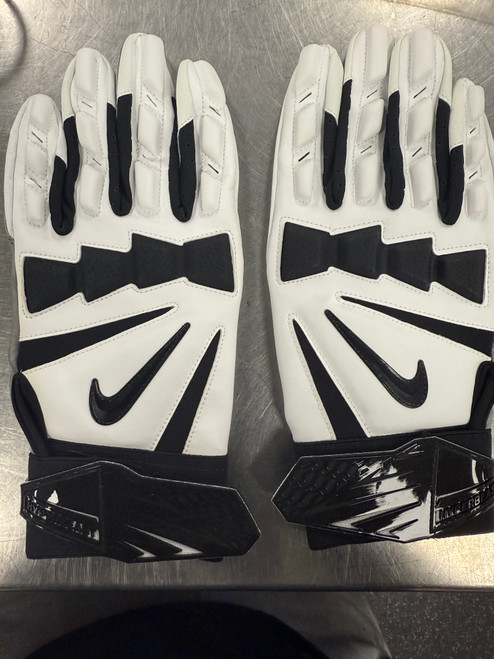 Vist Large View of Product Image Which is Used Nike NIKE GLOVES FB Gloves White 3X