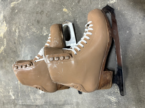 Vist Large View of Product Image Which is Used DR FIGURE SKATES Girls Figure Skate White Junior 02