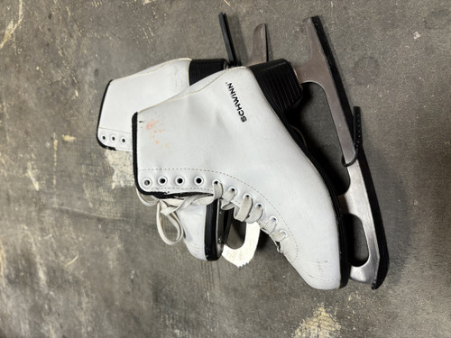 Vist Large View of Product Image Which is Used Schwinn FIGURE SKATE Girls Figure Skate White Junior 03