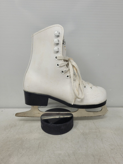 Vist Large View of Product Image Which is Used CCM CCM 30 Girls Figure Skate White Youth 09.0