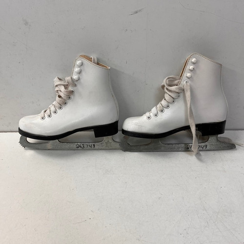 Vist Large View of Product Image Which is CCM Skates Junior Figure Skates