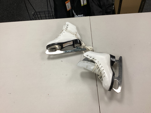 Vist Large View of Product Image Which is Used SONJIA BRONZE Girls Figure Skate White Junior 03