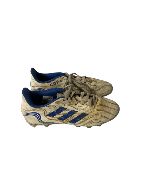 Vist Large View of Product Image Which is Used Adidas Junior Soccer Cleats Size 03