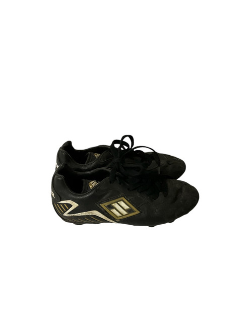 Vist Large View of Product Image Which is Used Seneca Junior Soccer Cleats Size 01