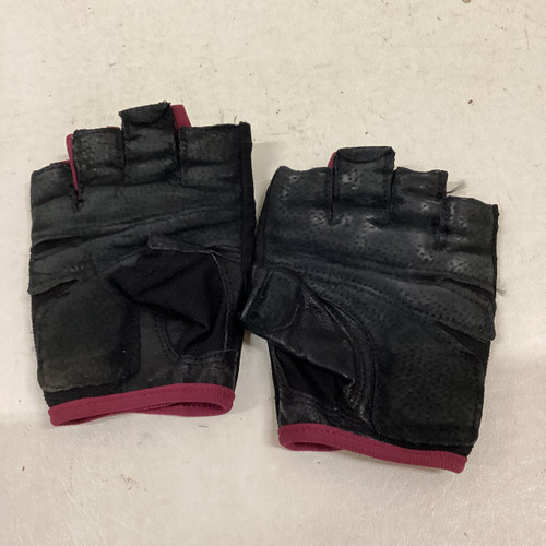 Vist Large View of Product Image Which is Used Harbinger Exercise Gloves Maroon LG