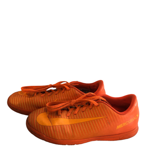 Vist Large View of Product Image Which is Used Nike Soccer Indoor Shoes Orange Junior 06