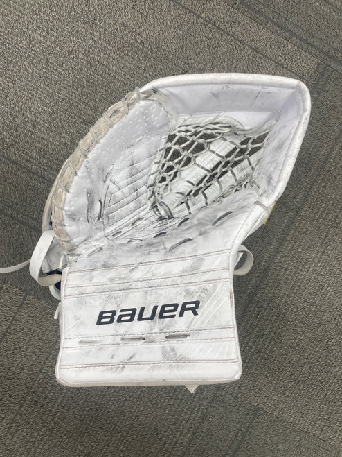 Vist Large View of Product Image Which is Used Bauer GSX Inter Goalie Catcher White