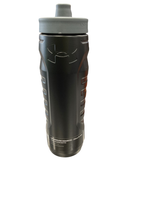 New UA 32OZ SIDELINE SQU GREY 11856-UND70090BLKGRY Vist Large View of Product Image Which is New UA 32OZ SIDELINE SQU GREY