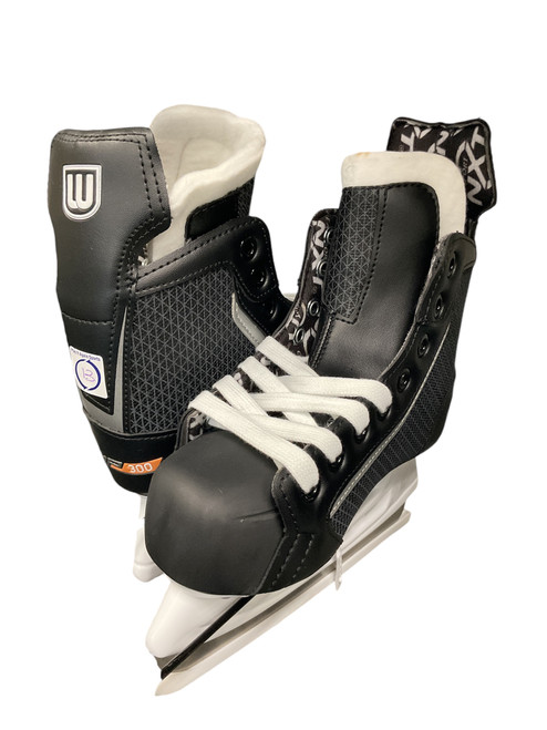 Vist Large View of Product Image Which is New AMP300 SKATE YOUTH 13