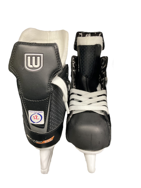 Vist Large View of Product Image Which is New AMP300 SKATE YTH 12