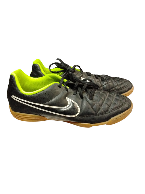 Vist Large View of Product Image Which is Used Nike Soccer Indoor Shoes Black Senior 6