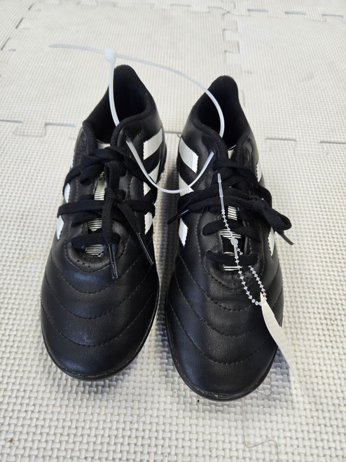 Vist Large View of Product Image Which is Used Adidas Soccer Indoor Shoes Black Junior 01.5