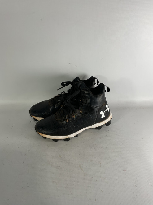Vist Large View of Product Image Which is Used Under Armour Jr FB Cleats Black Junior 04