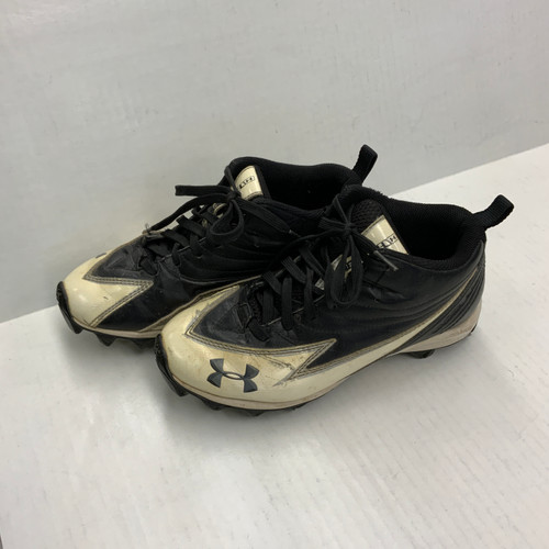 Vist Large View of Product Image Which is Used Under Armour Jr FB Cleats Black Junior 06