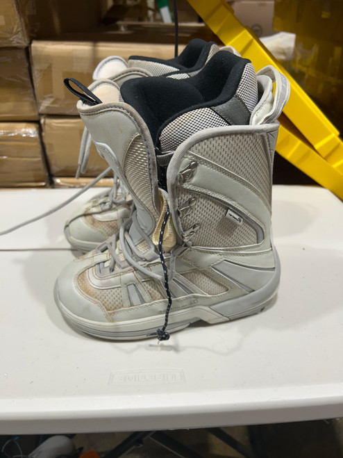Used Northwave FREEDOM Womens Snowboard Boots Silver Senior 7.5 11162-S000403416