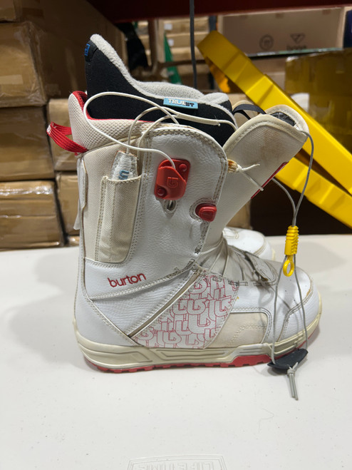 Used Burton MINT Womens Snowboard Boots White Senior 7.5 11162-S000403533