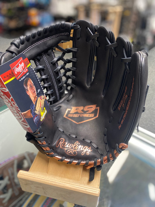 Vist Large View of Product Image Which is New RAWLINGS R9 FP 12"