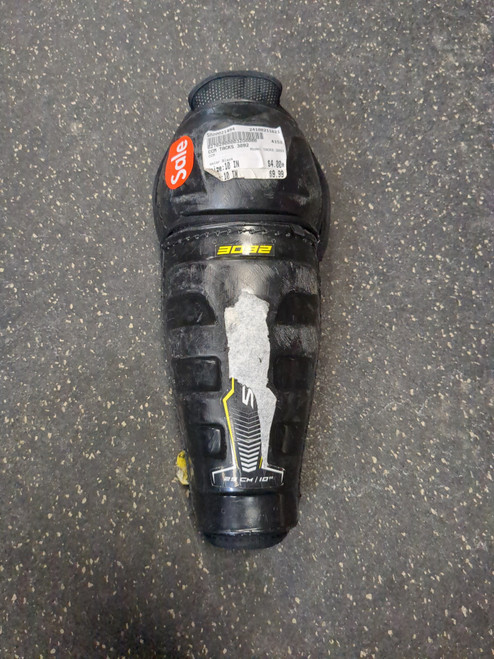 Vist Large View of Product Image Which is Used CCM TACKS 3092 Youth Shin Guards Black 10"