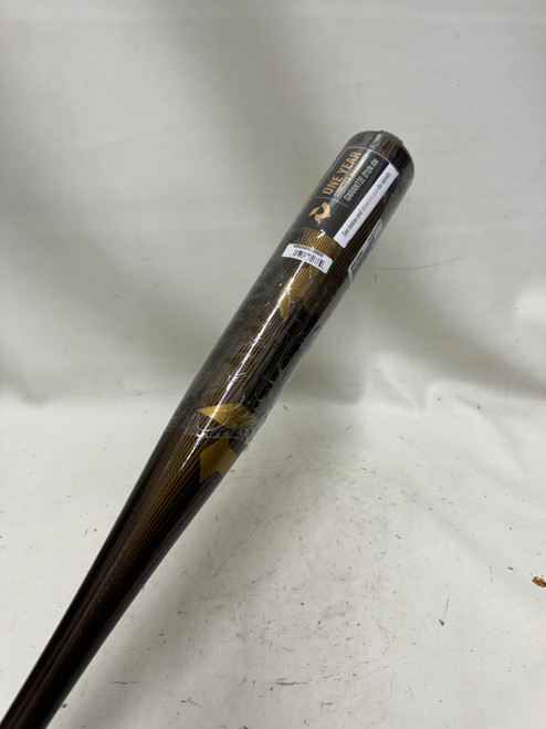 Vist Large View of Product Image Which is Used Demarini VOC-24 BB/SB High School -3 Bat 33"